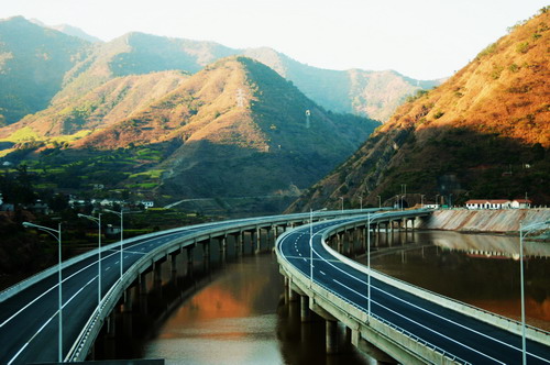 西攀高速公路